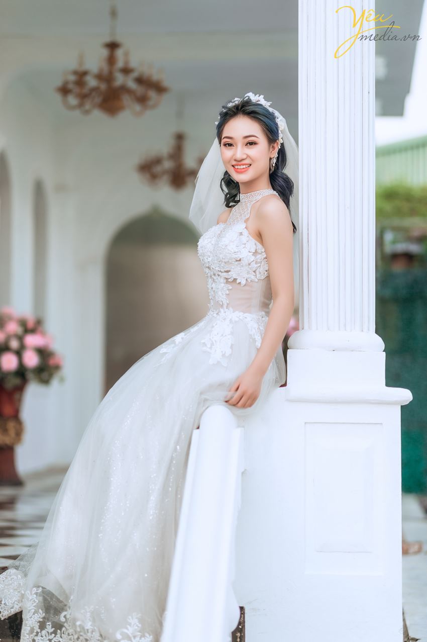 Jeju Park studio - một phim trường tuyệt vời để chụp ảnh dành cho các cặp đôi muốn thỏa sức sáng tạo, yêu thích sự lãng mạn và phong cách kẹo ngọt Hàn Quốc. Studio nằm tại ngõ 300 đường Nguyễn Xiển- quận Thanh Xuân- thành phố Hà Nội. Với vị trí thuộc quận nội thành, tọa lạc trên trục đường lớn, giao thông thuận tiện, có bãi để xe rất rộng, Jeju Park studio hứa hẹn sẽ là một địa điểm lý tưởng dành cho các bạn trẻ.