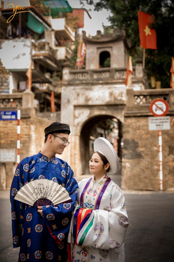 Bộ ảnh cưới mang đậm màu sắc Hà Nội của cặp đôi Hiếu - Giang