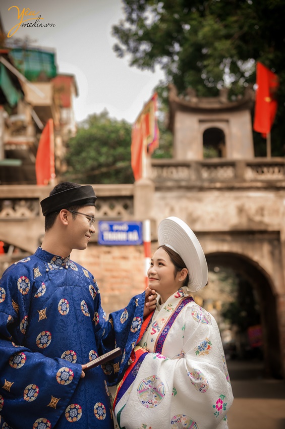 Bộ ảnh cưới mang đậm màu sắc Hà Nội của cặp đôi Hiếu - Giang