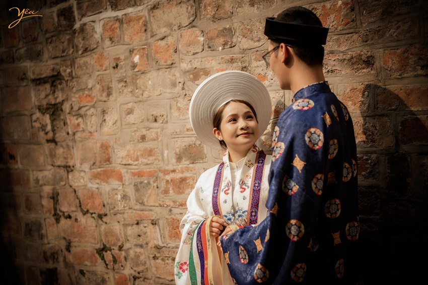 Bộ ảnh cưới mang đậm màu sắc Hà Nội của cặp đôi Hiếu - Giang