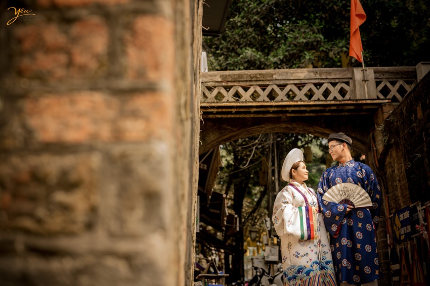 Bộ ảnh cưới mang đậm màu sắc Hà Nội của cặp đôi Hiếu - Giang