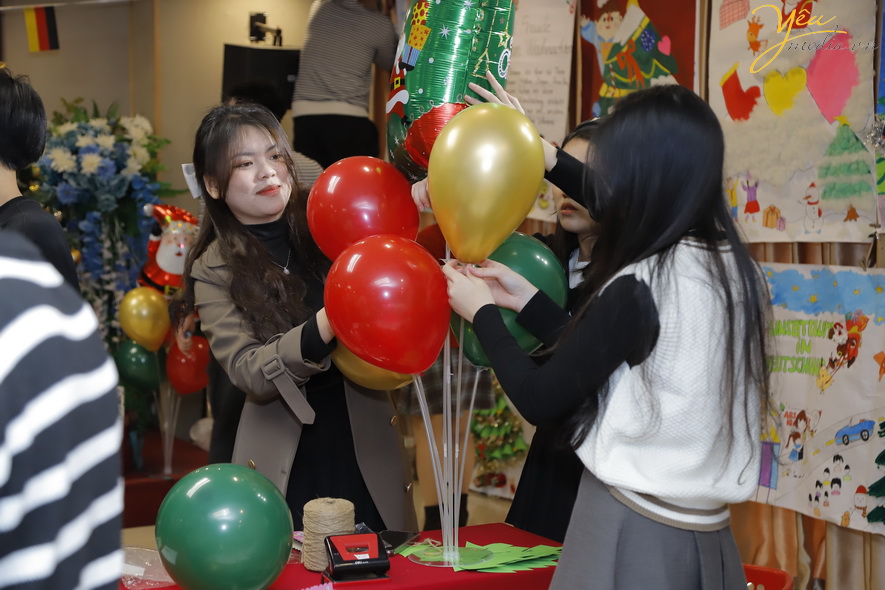 Sự kiện Frohe Weihnachten của các bạn sinh viên