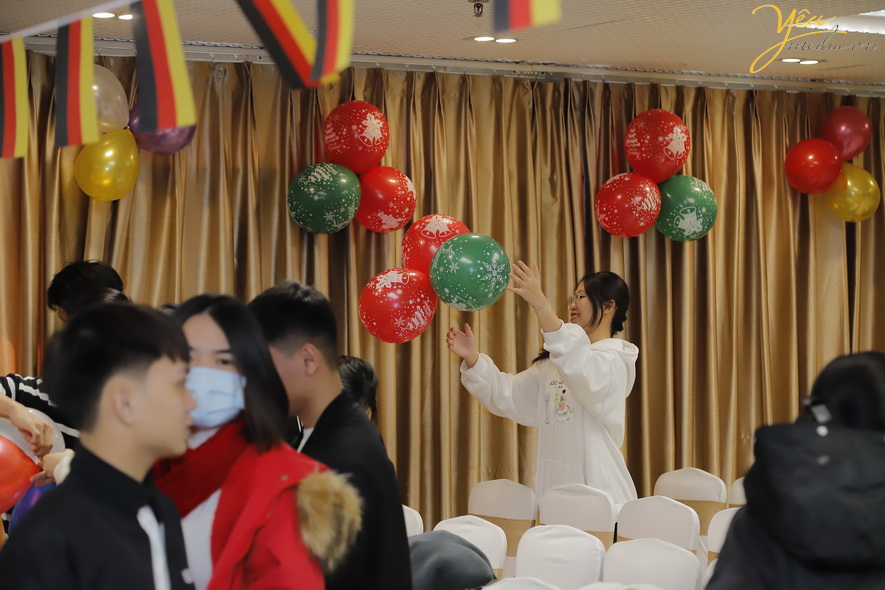 Sự kiện Frohe Weihnachten của các bạn sinh viên