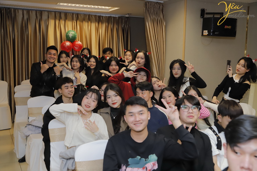 Sự kiện Frohe Weihnachten của các bạn sinh viên