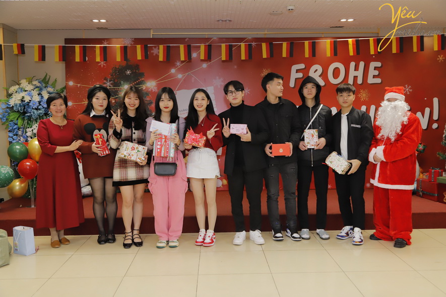 Sự kiện Frohe Weihnachten của các bạn sinh viên