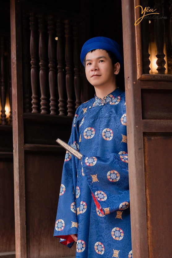 bộ ảnh chụp tại Văn Miếu Quốc Tử Giám của chú rể việt nam và cô dâu (Indonesia ), chụp với trang phục truyền thống Việt Nam