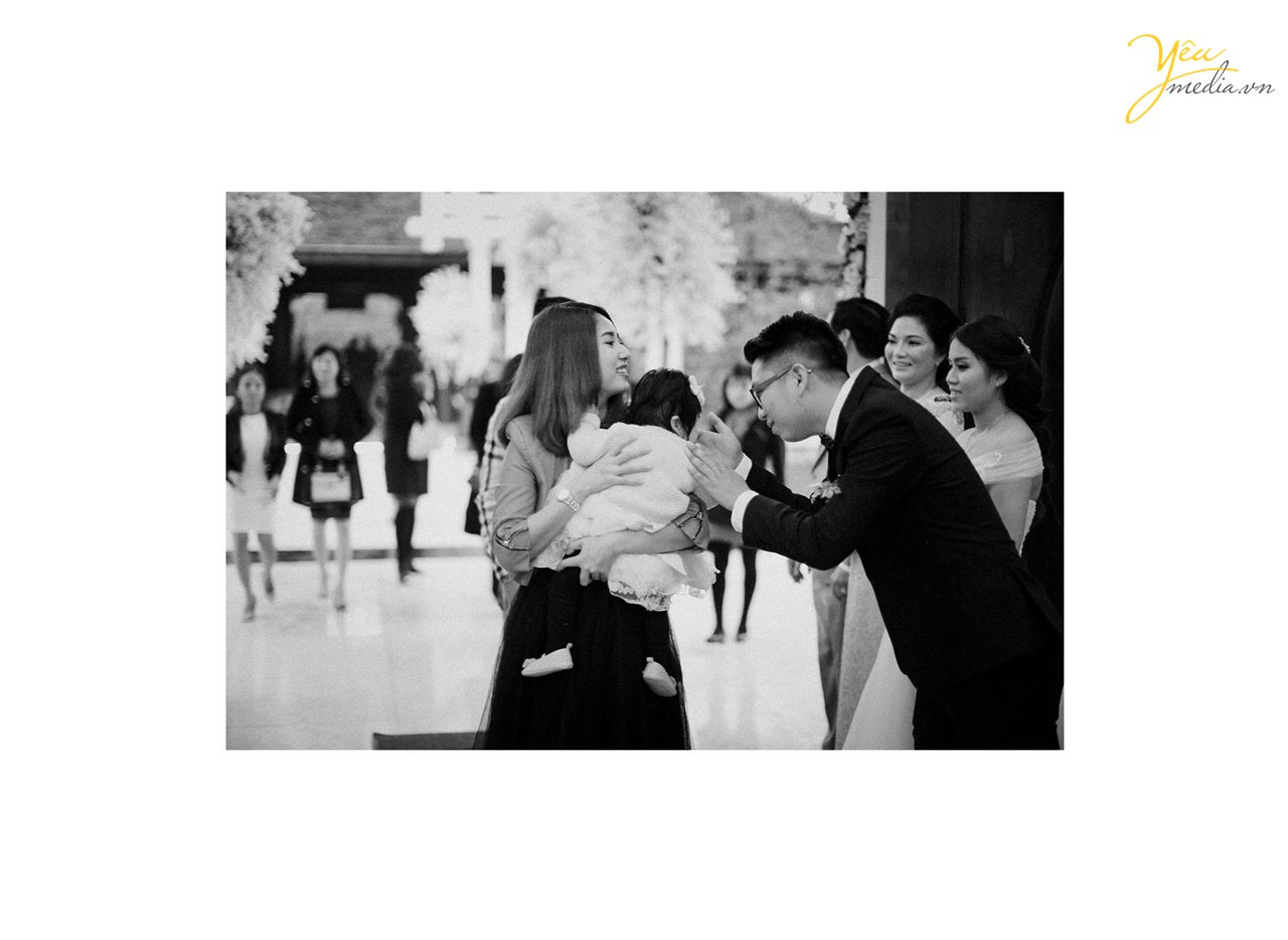 chụp ảnh phóng sự cưới black and white