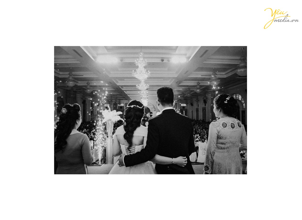chụp ảnh phóng sự cưới black and white