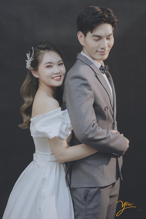 Bộ ảnh cưới phong cách Hàn Quốc siêu tình cảm trong studio