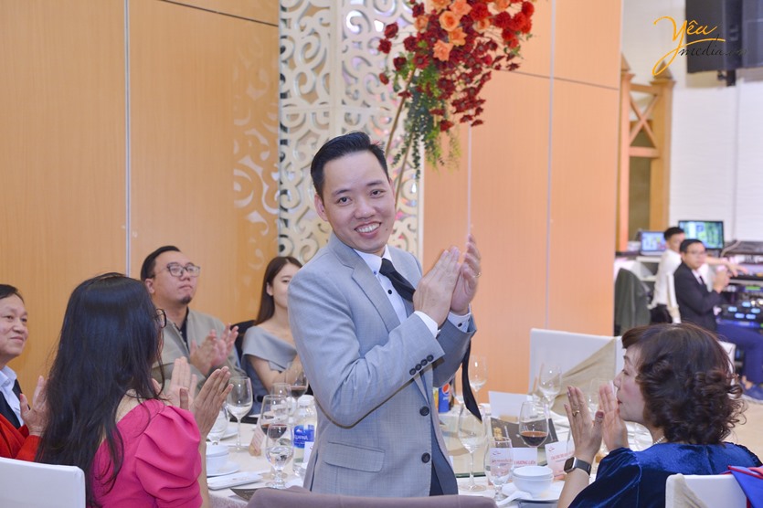 ảnh chụp sự kiện lễ tổng kết kinh doanh 2022 & phát động kinh doanh 2023 của công ty