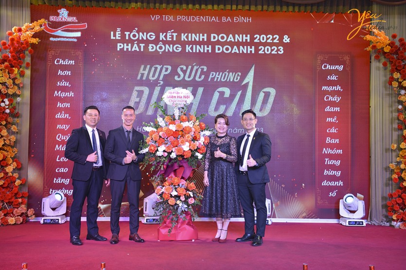 ảnh chụp sự kiện lễ tổng kết kinh doanh 2022 & phát động kinh doanh 2023 của công ty
