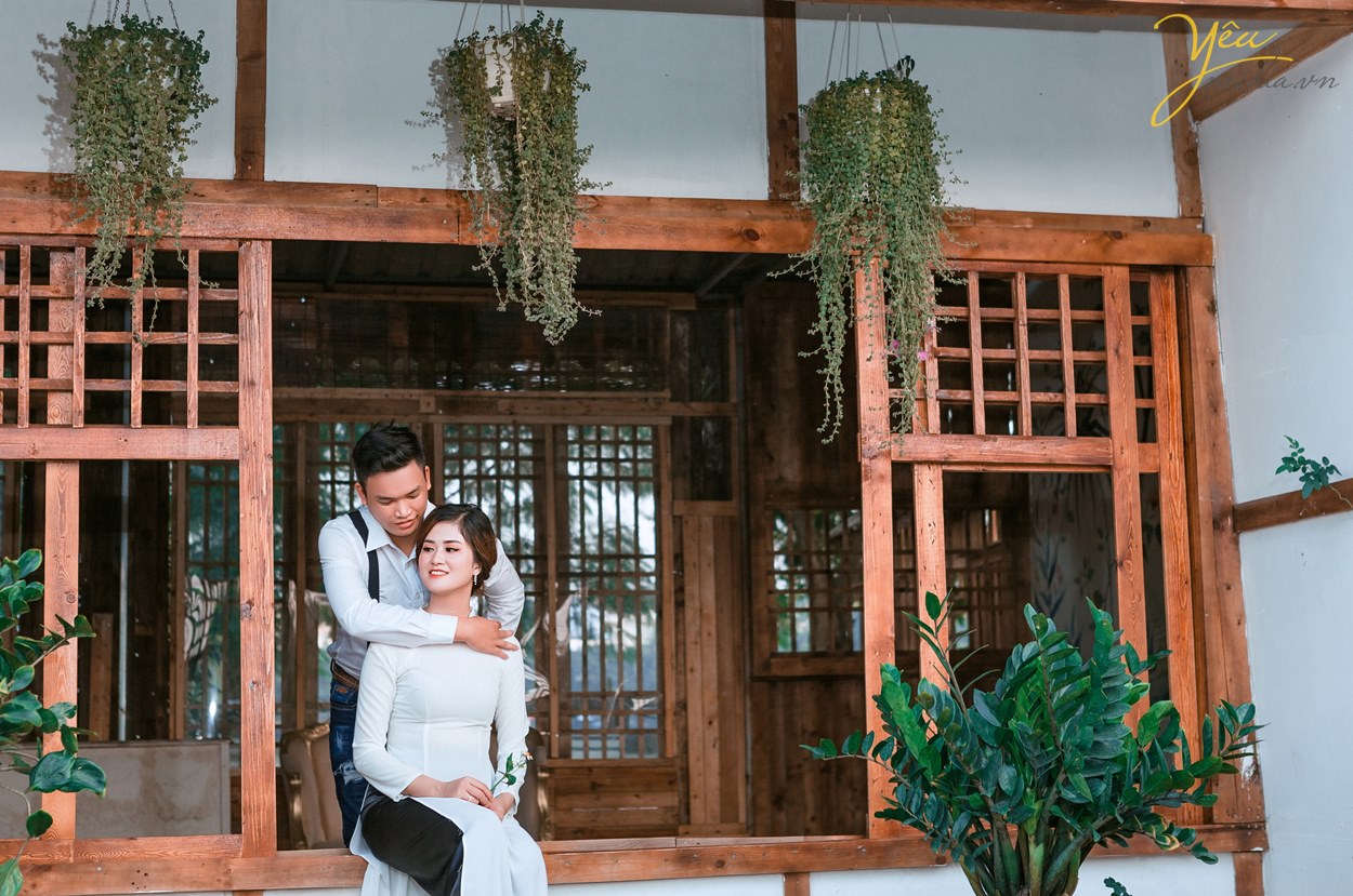 chụp ảnh cưới phong cách truyền thống áo dài trắng