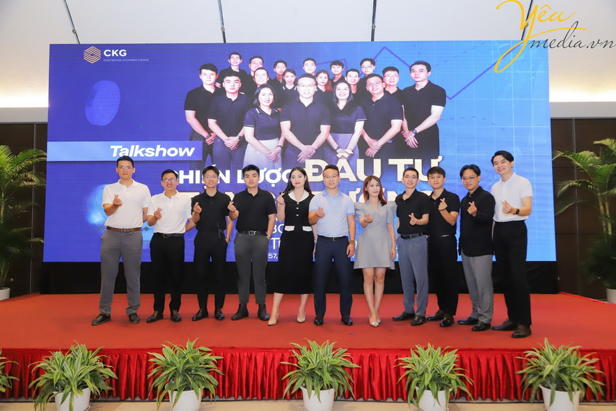 Bộ ảnh sự kiện 'Talkshow chiến lược đầu tư tăng trưởng' tại trung tâm hội nghị quốc gia