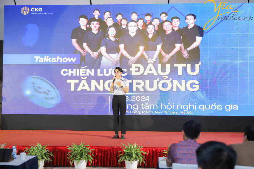 Bộ ảnh sự kiện 'Talkshow chiến lược đầu tư tăng trưởng' tại trung tâm hội nghị quốc gia