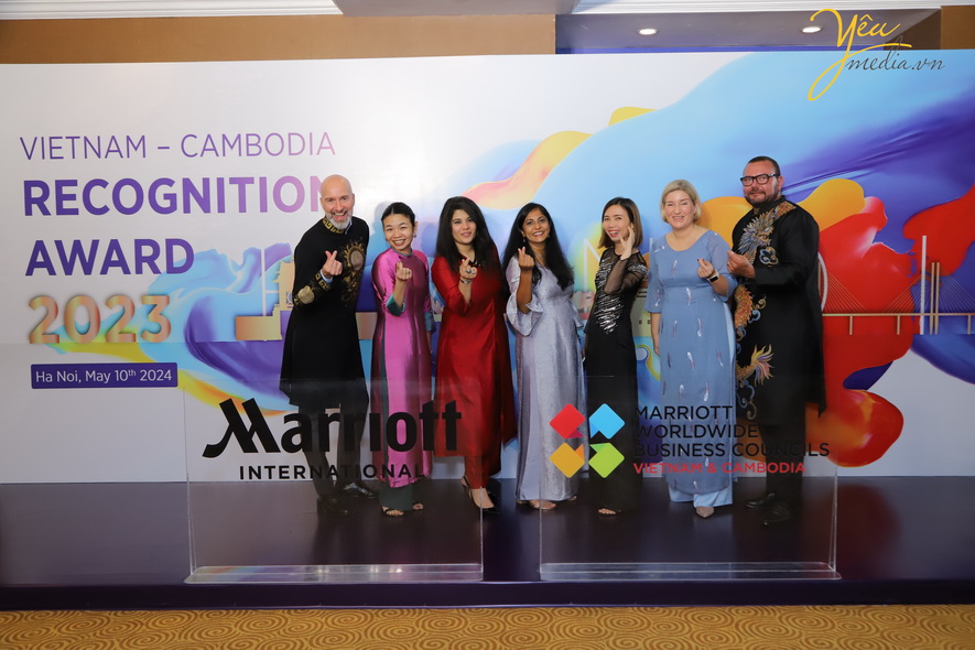 Chụp ảnh sự kiện Marriott Intermational và in ảnh lấy ngay