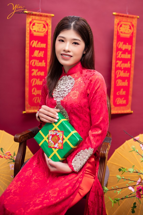 Chụp ảnh Tết cho bạn Huyền trong studio ở Hà Nội