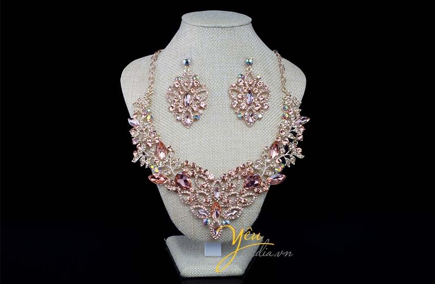 trang sức cưới vòng cổ bông tai đính đá màu vàng saphia, kim cương