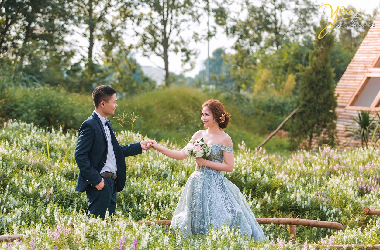 nắm tay anh đi khắp thế gian bộ ảnh cưới lãng mạn