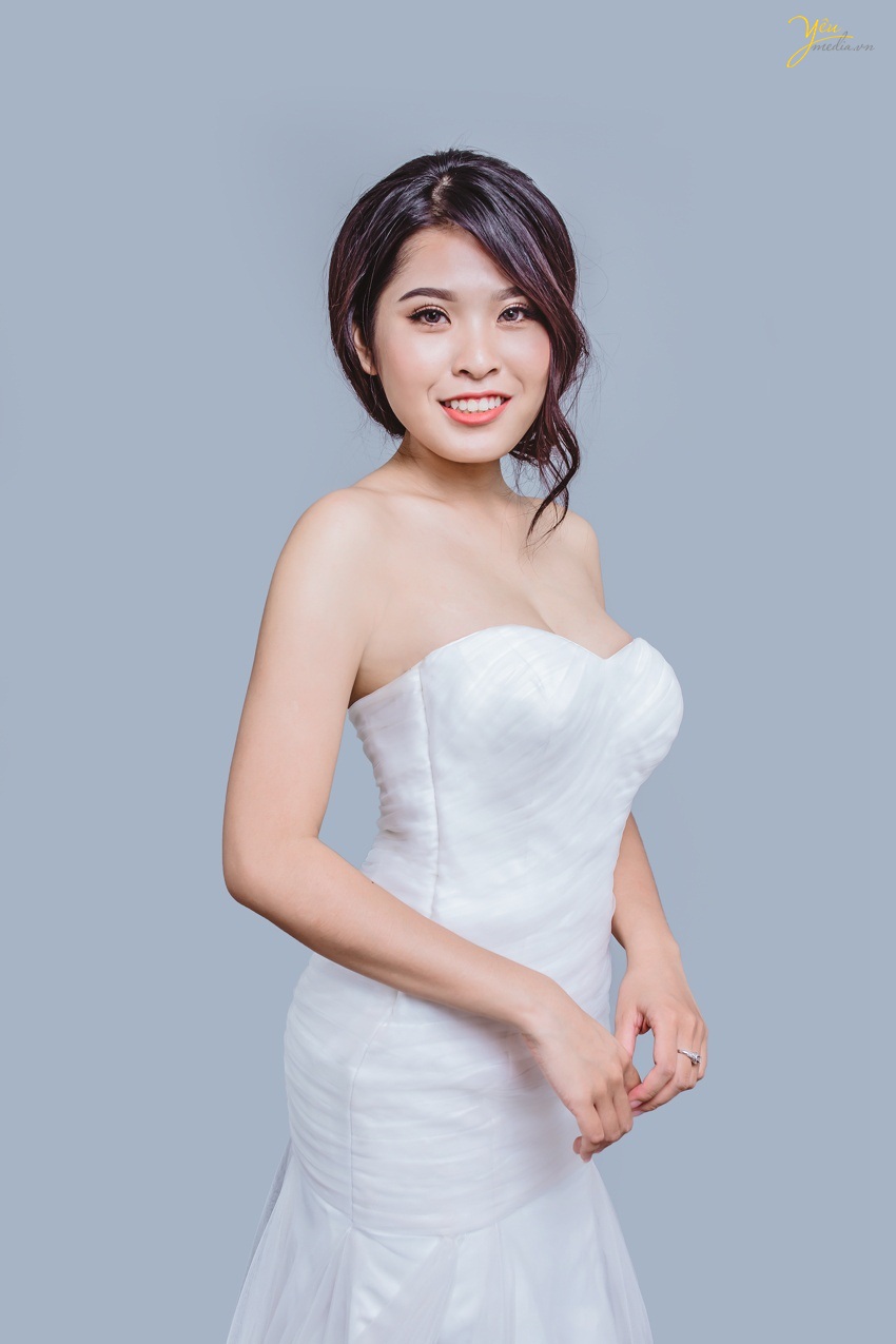 Thiết kế phù hợp với cô dâu có vòng 1 đầy đặn