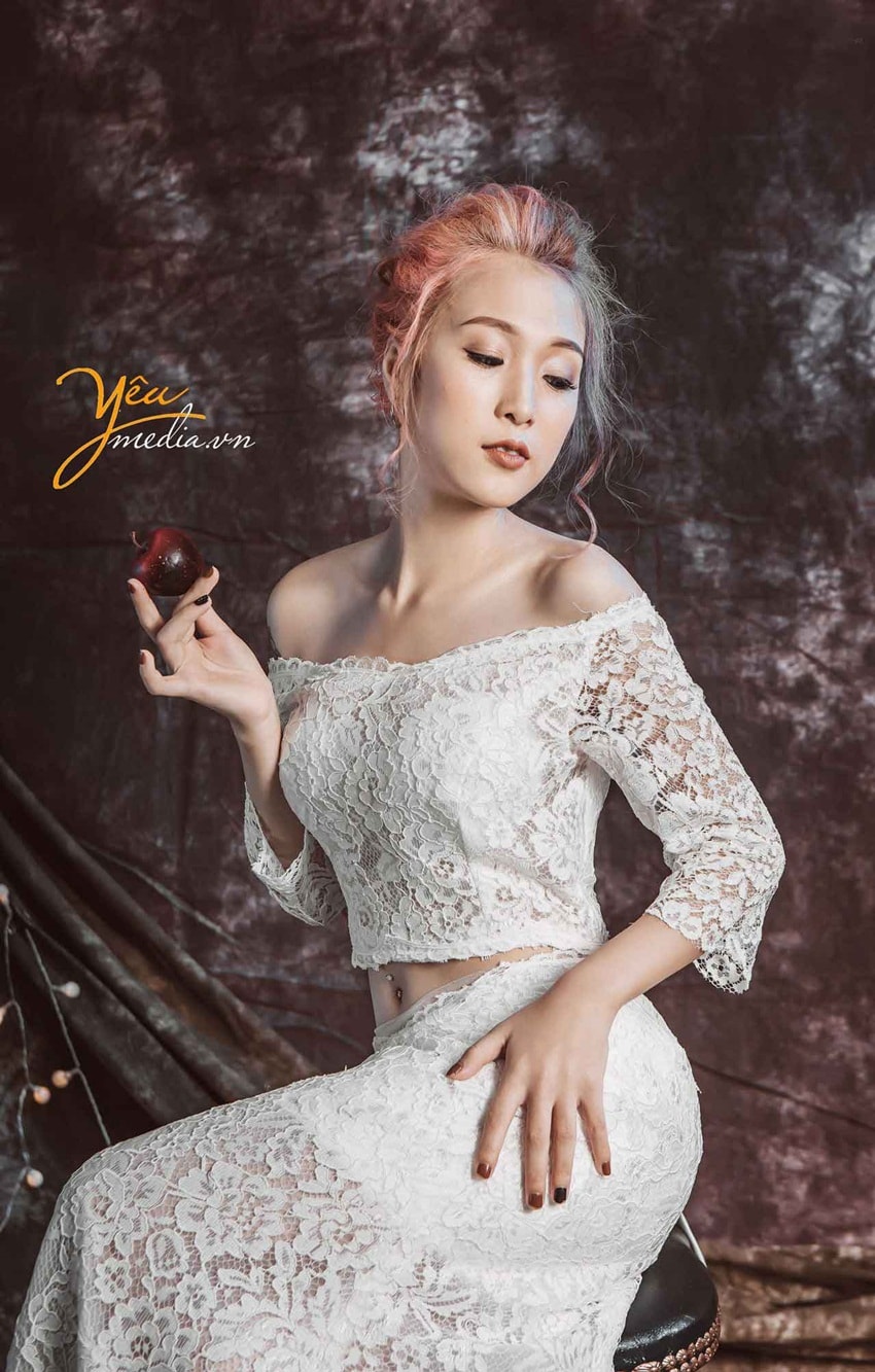 váy đuôi cá trễ vai tay ren quyến rũ