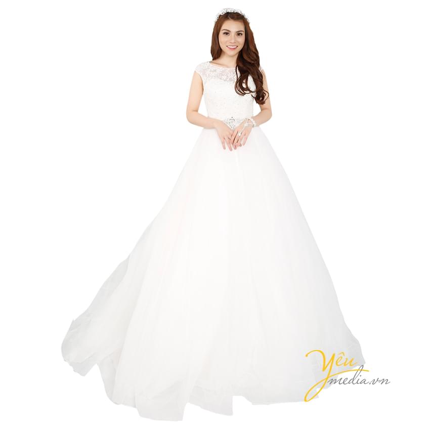 váy cưới trắng khoét nách ren xòe bồng bềnh