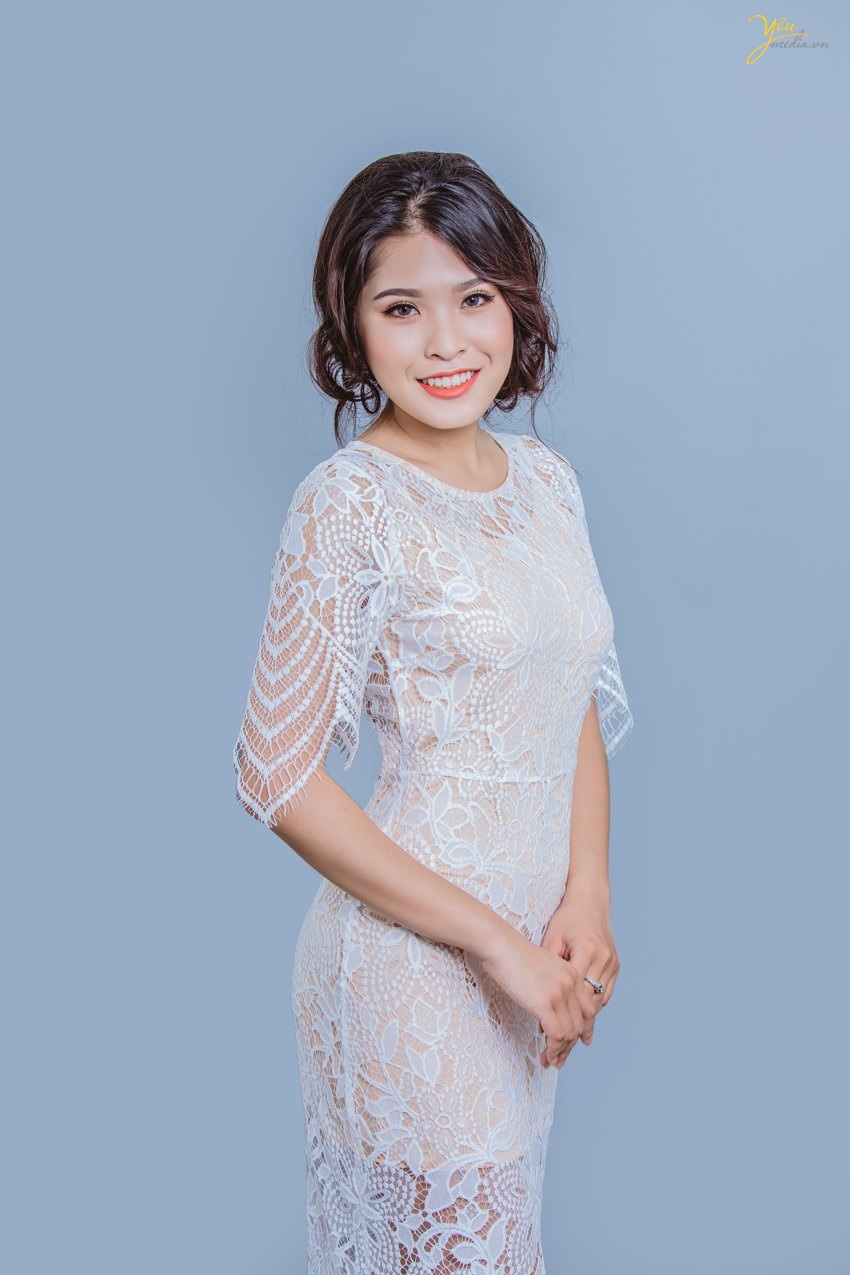 thiết kế tay lỡ nhẹ nhàng, tạo điểm nhấn