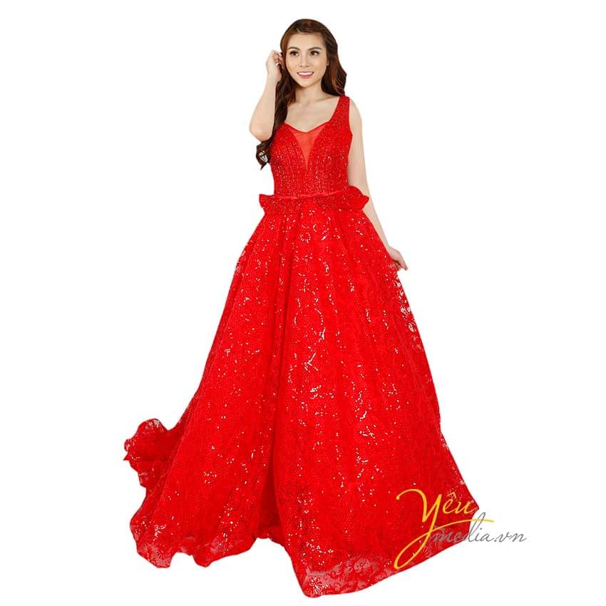 váy cưới màu đỏ zen xòe rộng