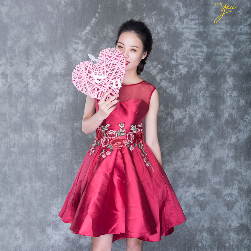 dáng ngắn xòe nhẹ nhàng bạn như hóa thân thành nàng công chúa xinh đẹp