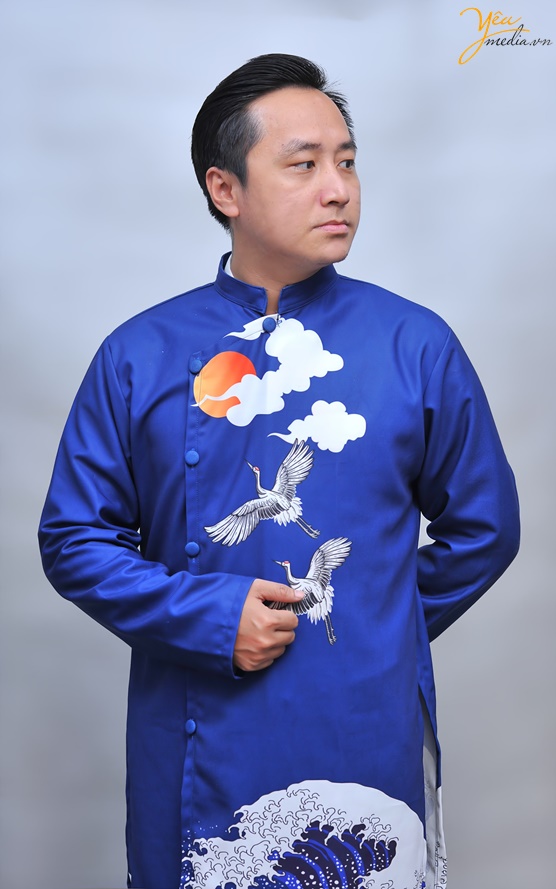 Áo dài nam hình hạc
