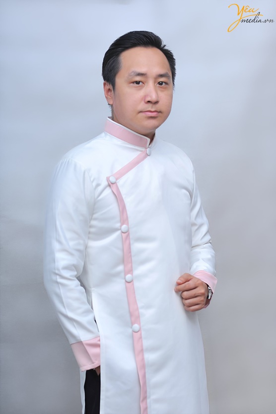 Áo dài nam viền hồng