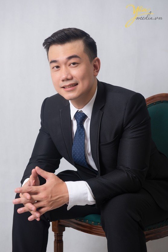 Bộ ảnh doanh nhân đẹp sẽ giúp bạn chỉnh chu về hình ảnh bản thân và tạo thiện cảm với đối tác