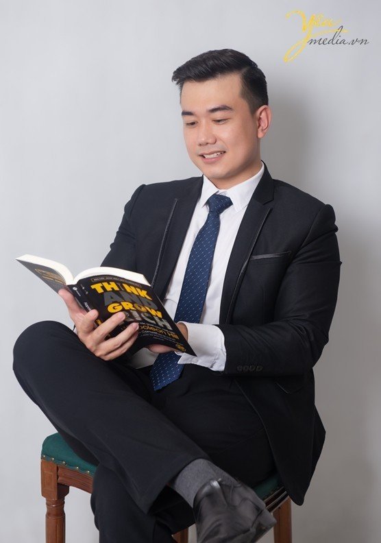Bộ ảnh doanh nhân đẹp sẽ giúp bạn chỉnh chu về hình ảnh bản thân và tạo thiện cảm với đối tác
