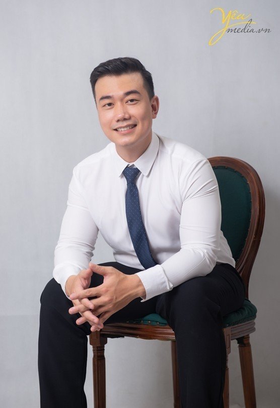 Bộ ảnh doanh nhân đẹp sẽ giúp bạn chỉnh chu về hình ảnh bản thân và tạo thiện cảm với đối tác