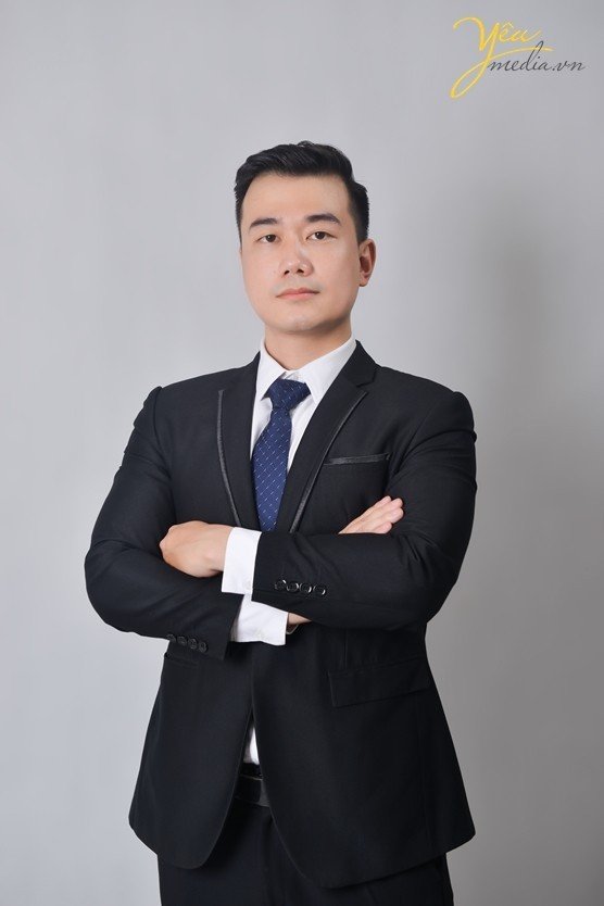 Bộ ảnh doanh nhân đẹp sẽ giúp bạn chỉnh chu về hình ảnh bản thân và tạo thiện cảm với đối tác