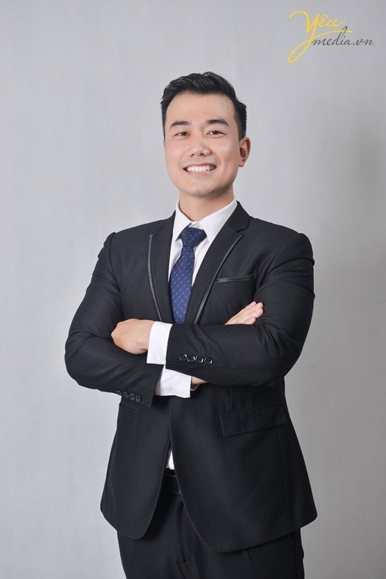 Bộ ảnh doanh nhân đẹp sẽ giúp bạn chỉnh chu về hình ảnh bản thân và tạo thiện cảm với đối tác