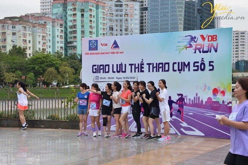 Những khoảnh khắc của hội thi chạy marathon tại hội thể thao cụm số 5 Hà Nội