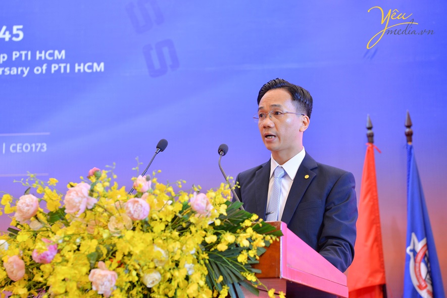 sự kiện tôn vinh sự học doanh nhân PTI convocation