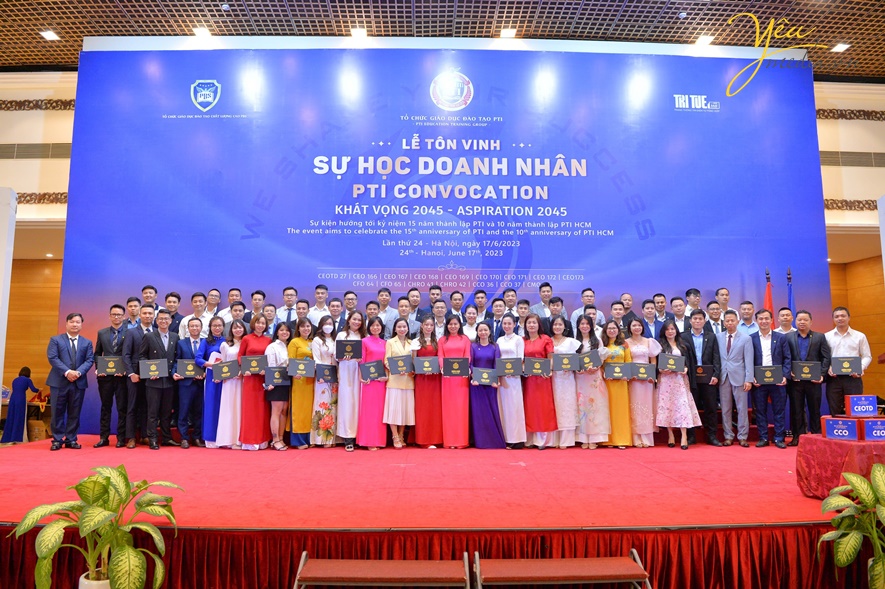 sự kiện tôn vinh sự học doanh nhân PTI convocation