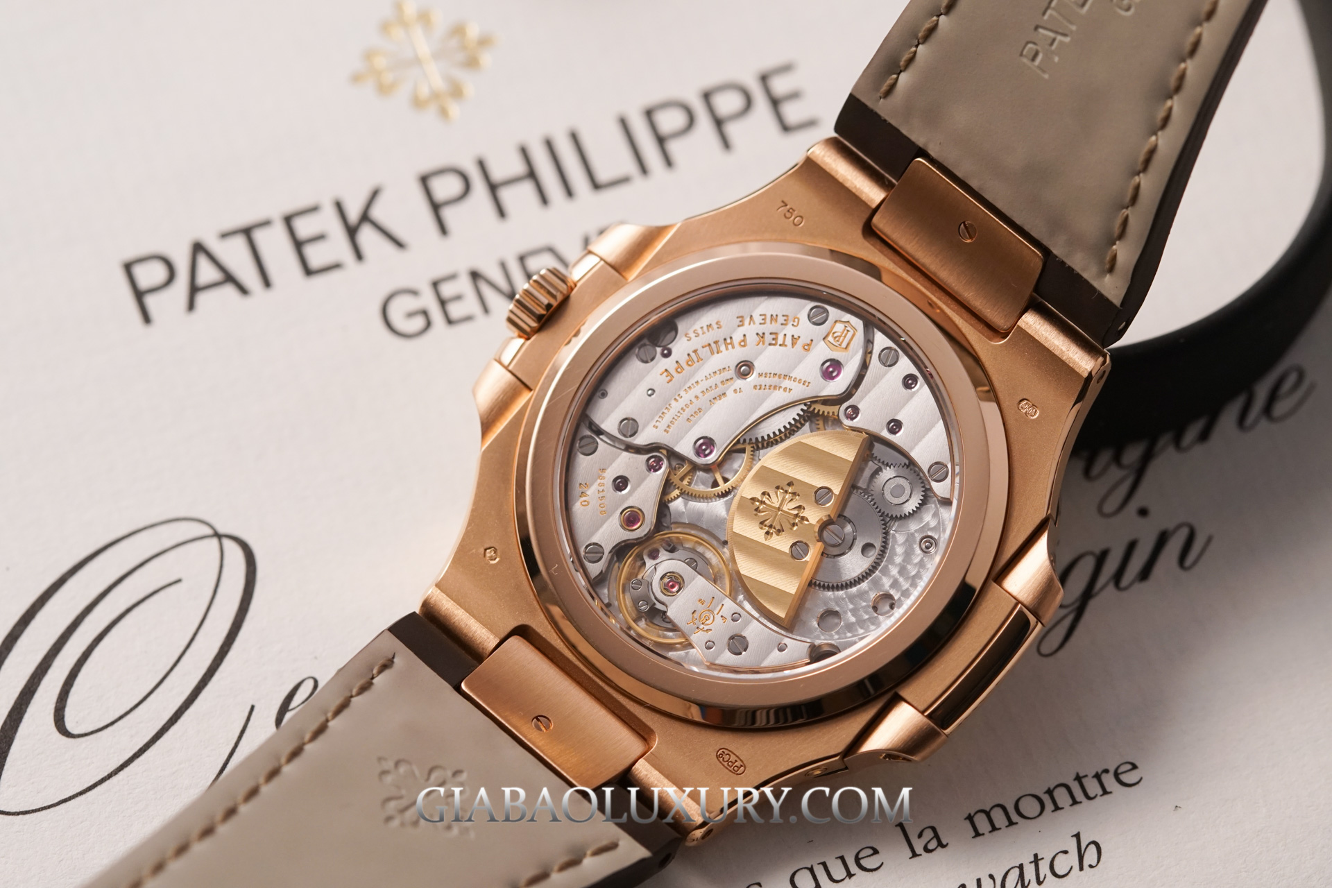Review đồng hồ Patek Philippe Nautilus 5712R