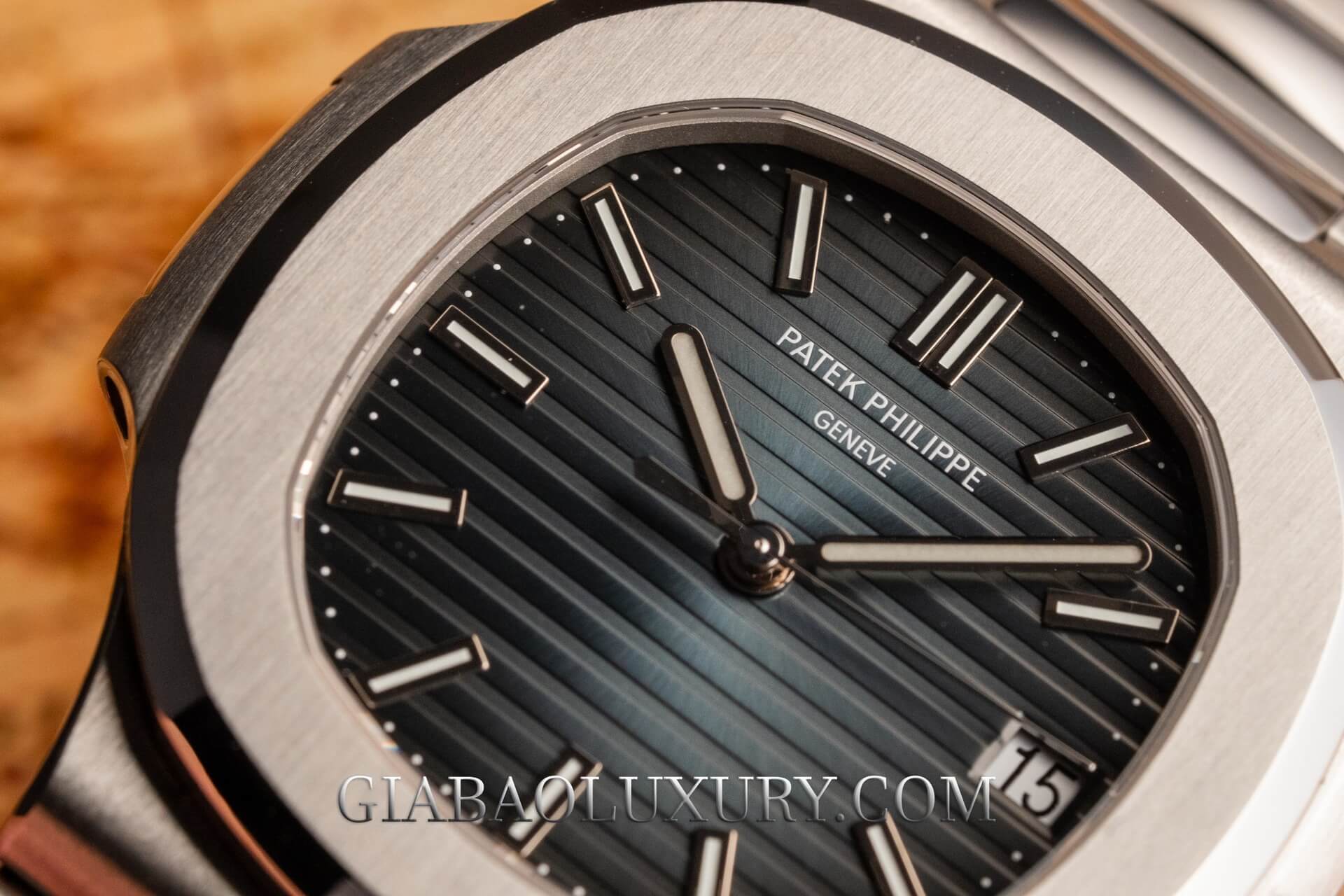 Đồng Hồ Patek Philippe Nautilus 5711/1A-010