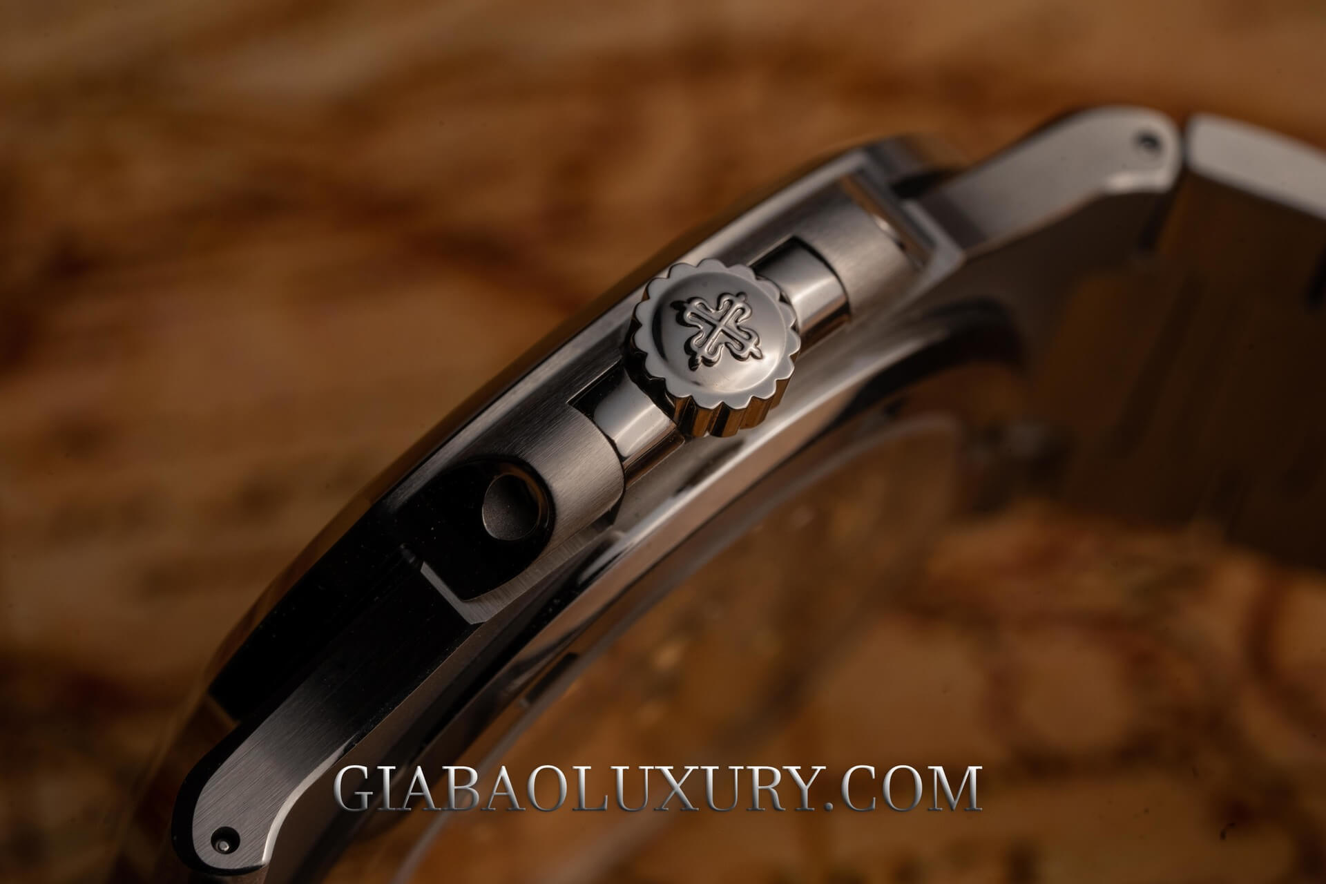 Đồng Hồ Patek Philippe Nautilus 5711/1A-010