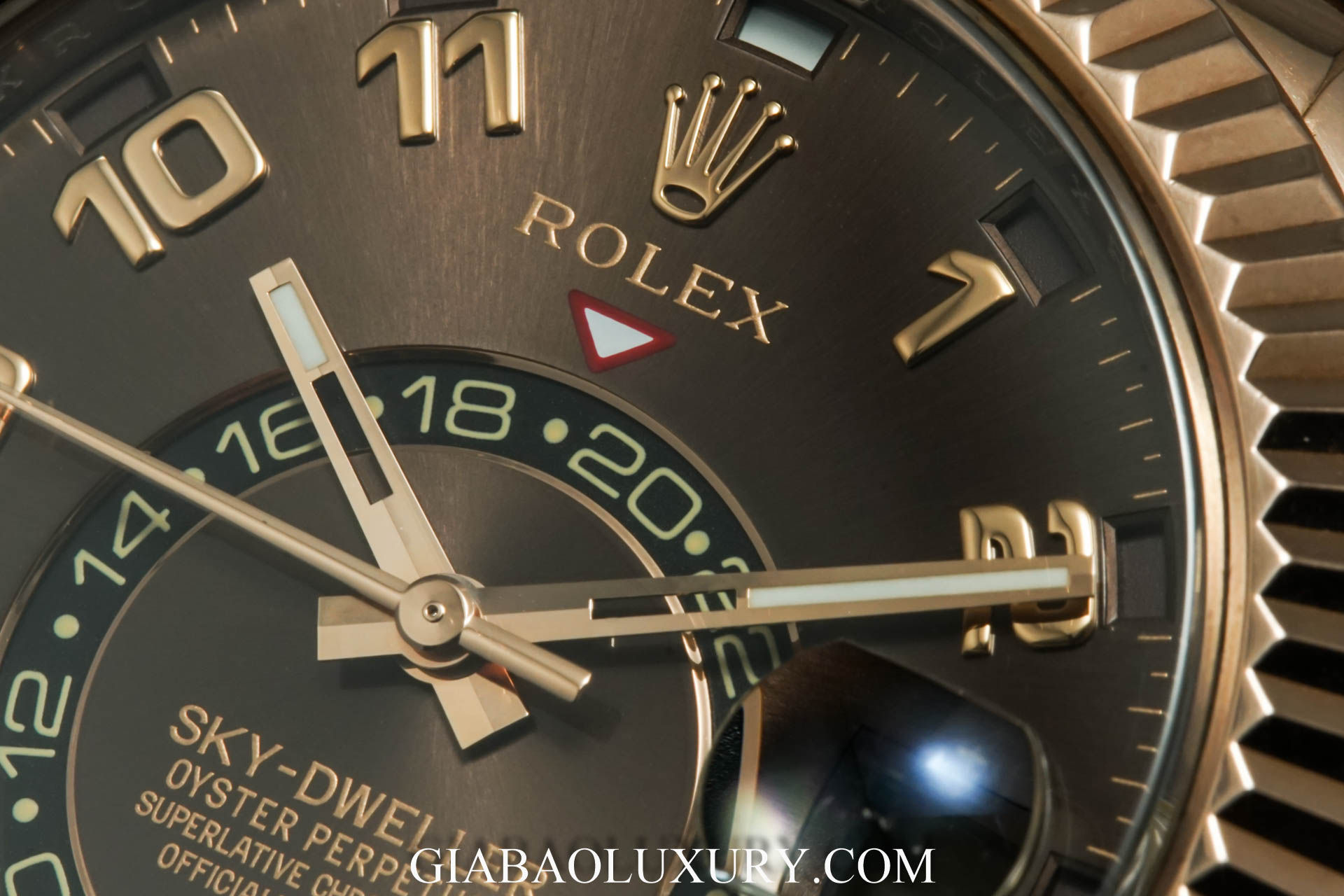 Đồng hồ Rolex Sky-Dweller 326135 Lịch thường niên