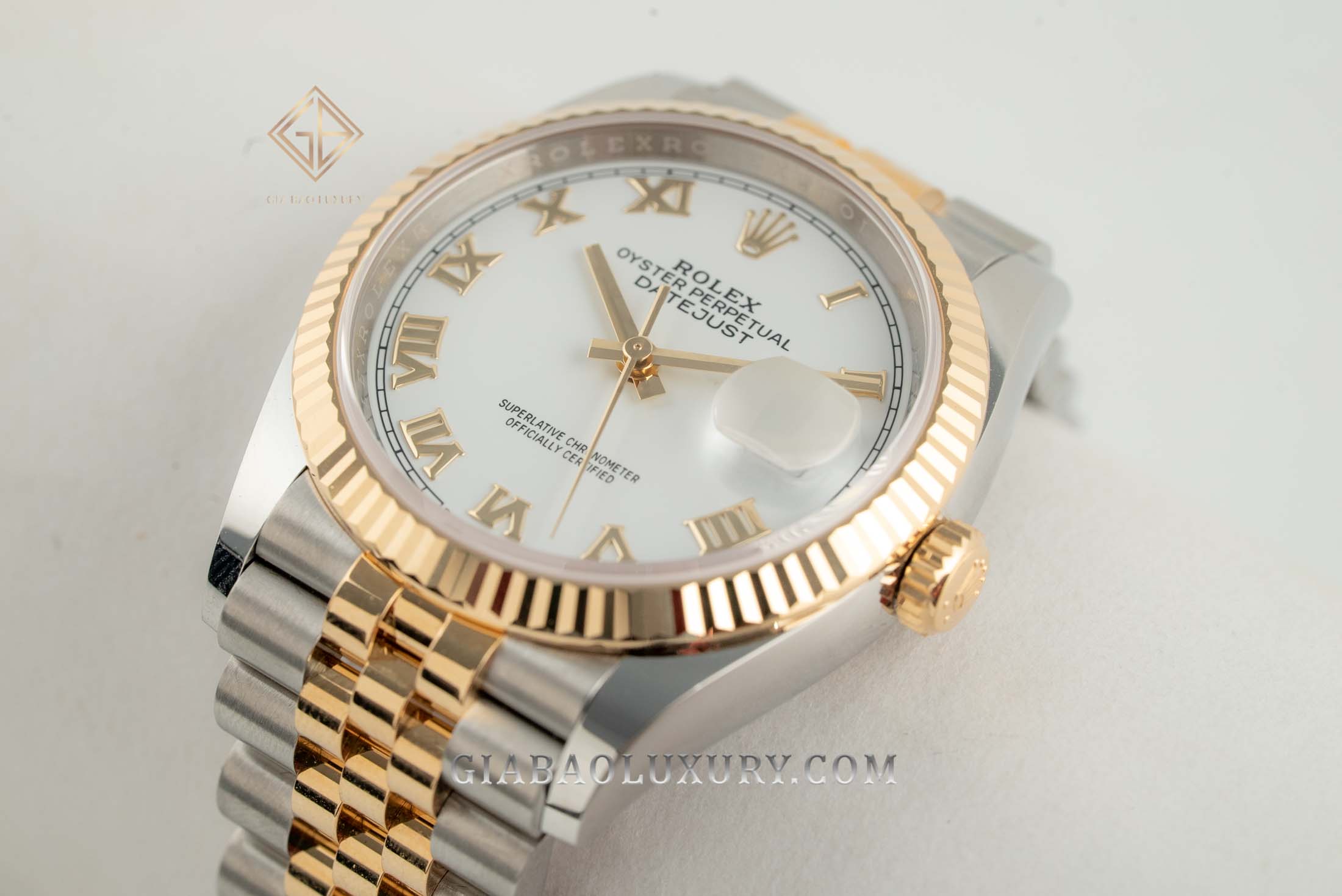 Đồng Hồ Rolex Datejust 36 126233 Mặt Số Trắng Cọc Số La Mã (Like New)