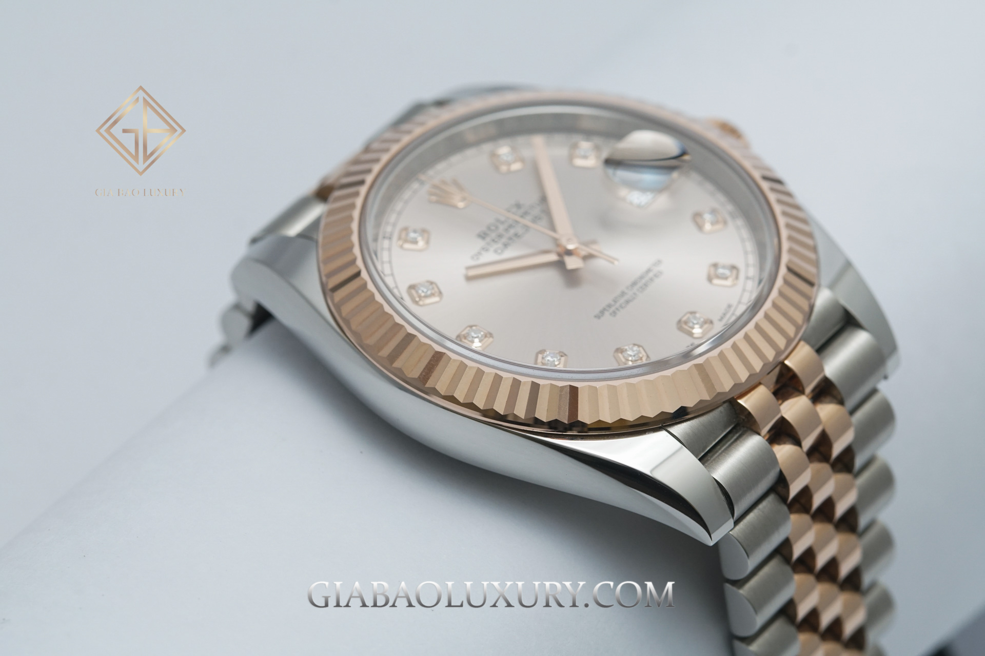 Đồng Hồ Rolex Datejust 41 126331 Mặt Số Sundust Nạm Kim Cương (Like New)