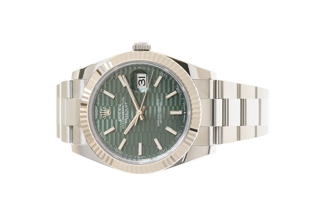 Đồng Hồ Rolex Datejust 41 126334 Mặt Số Xanh Lá Cây Vân Gấp Nếp Dây Đeo Oyster