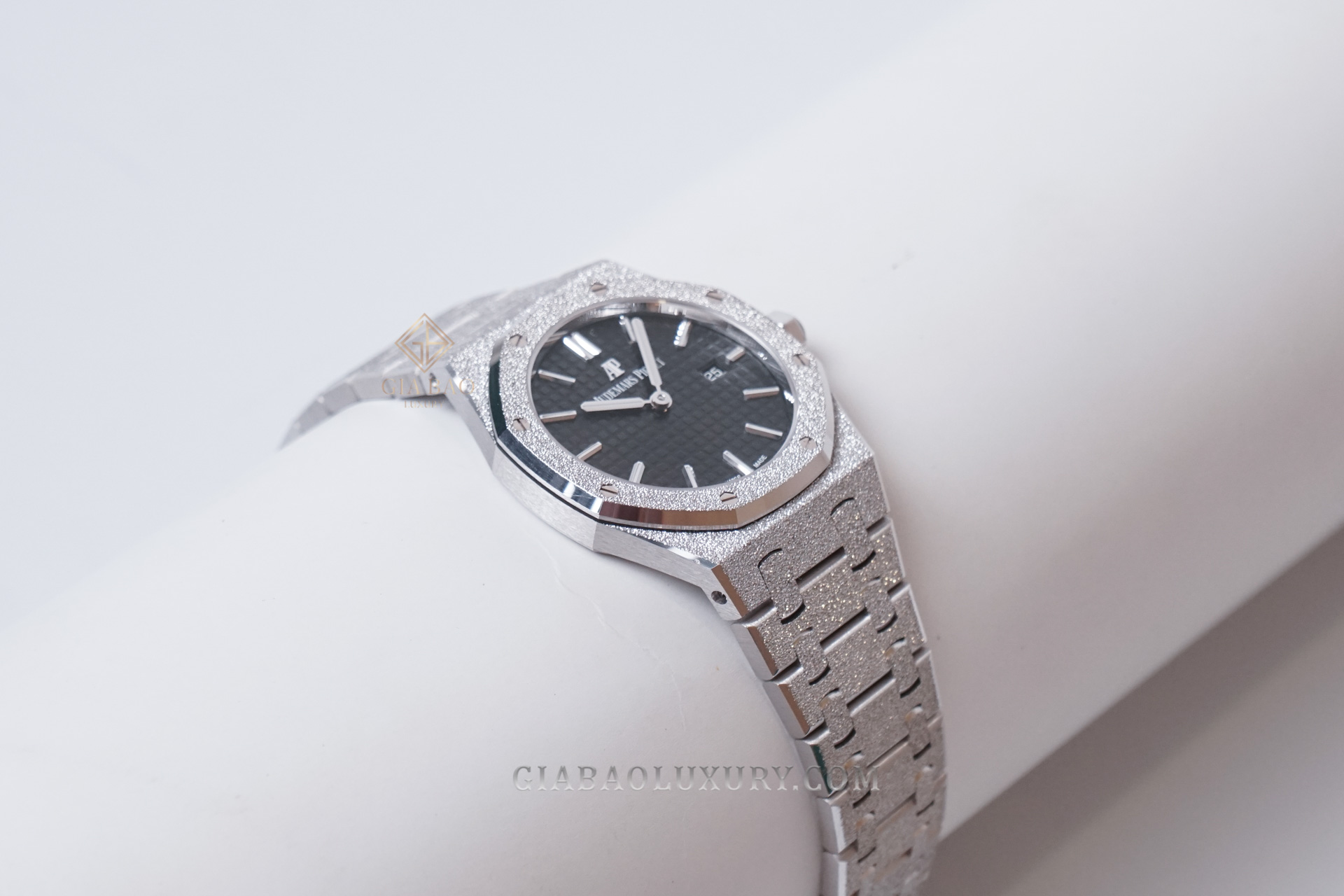 Đồng Hồ Audemars Piguet Royal Oak Frosted Gold 67653BC.GG.1263BC.02 Đồng Hồ Audemars Piguet Royal Oak Frosted Gold 67653BC.GG.1263BC.02