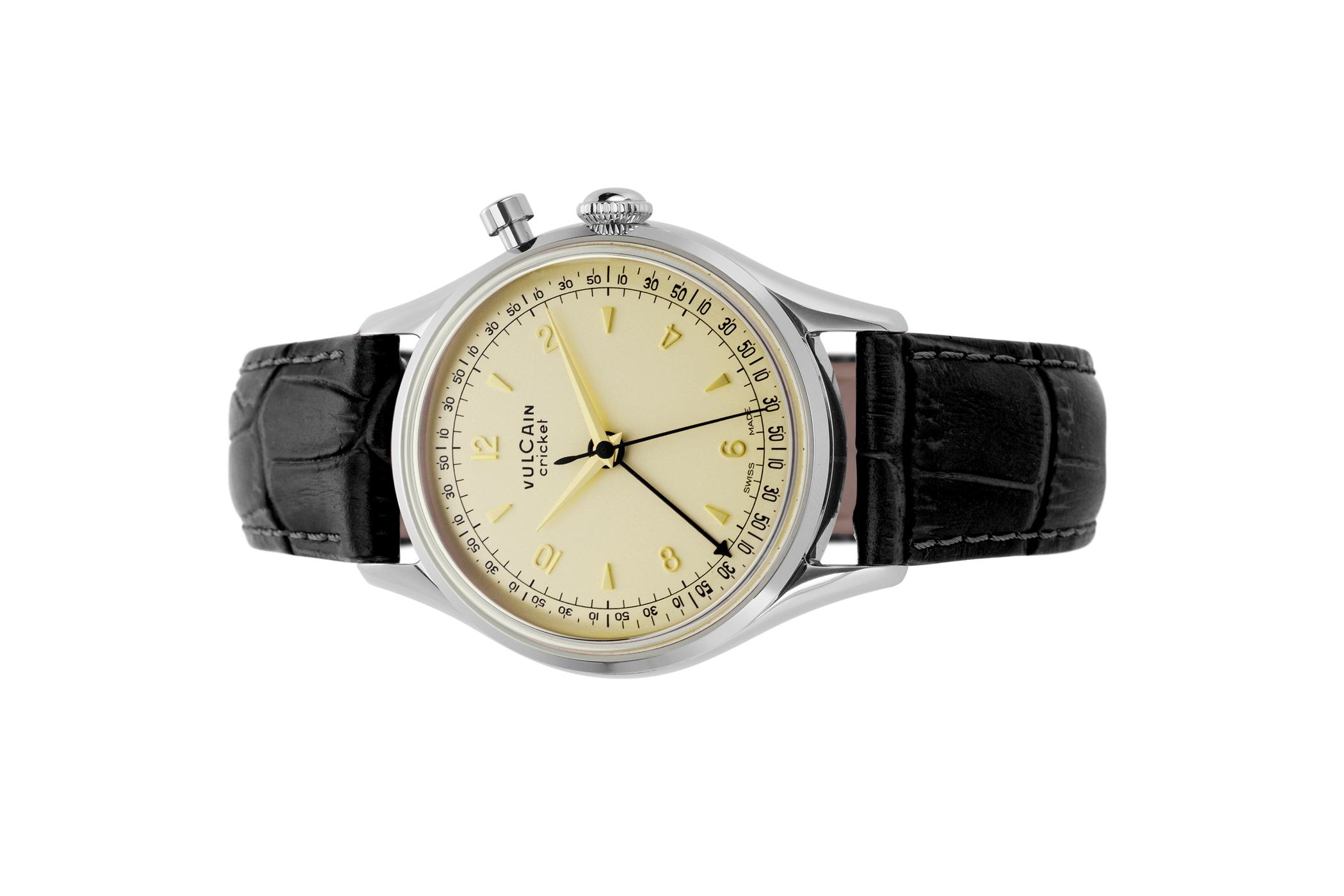Đồng hồ đeo tay thương hiệu Vulcain, dòng sản phẩm Cricket Tradition, Ref no: 100168A76, mặt số màu vỏ trứng, size 39mm, máy lên cót tay, vỏ đồng hồ thép không gỉ, dây da cá sấu, hàng mới 100%