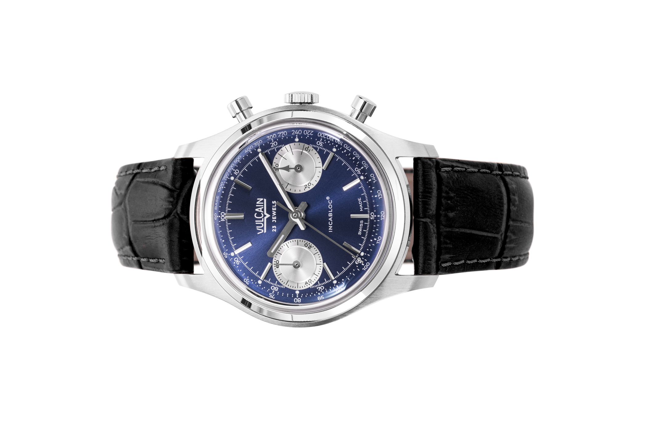 Đồng hồ đeo tay thương hiệu Vulcain, dòng sản phẩm Chronograph 70's, Ref no: 640109A30, mặt số xanh blue, size 38mm, máy lên cót tay, vỏ đồng hồ thép không gỉ 316L, dây da bê, hàng mới 100%