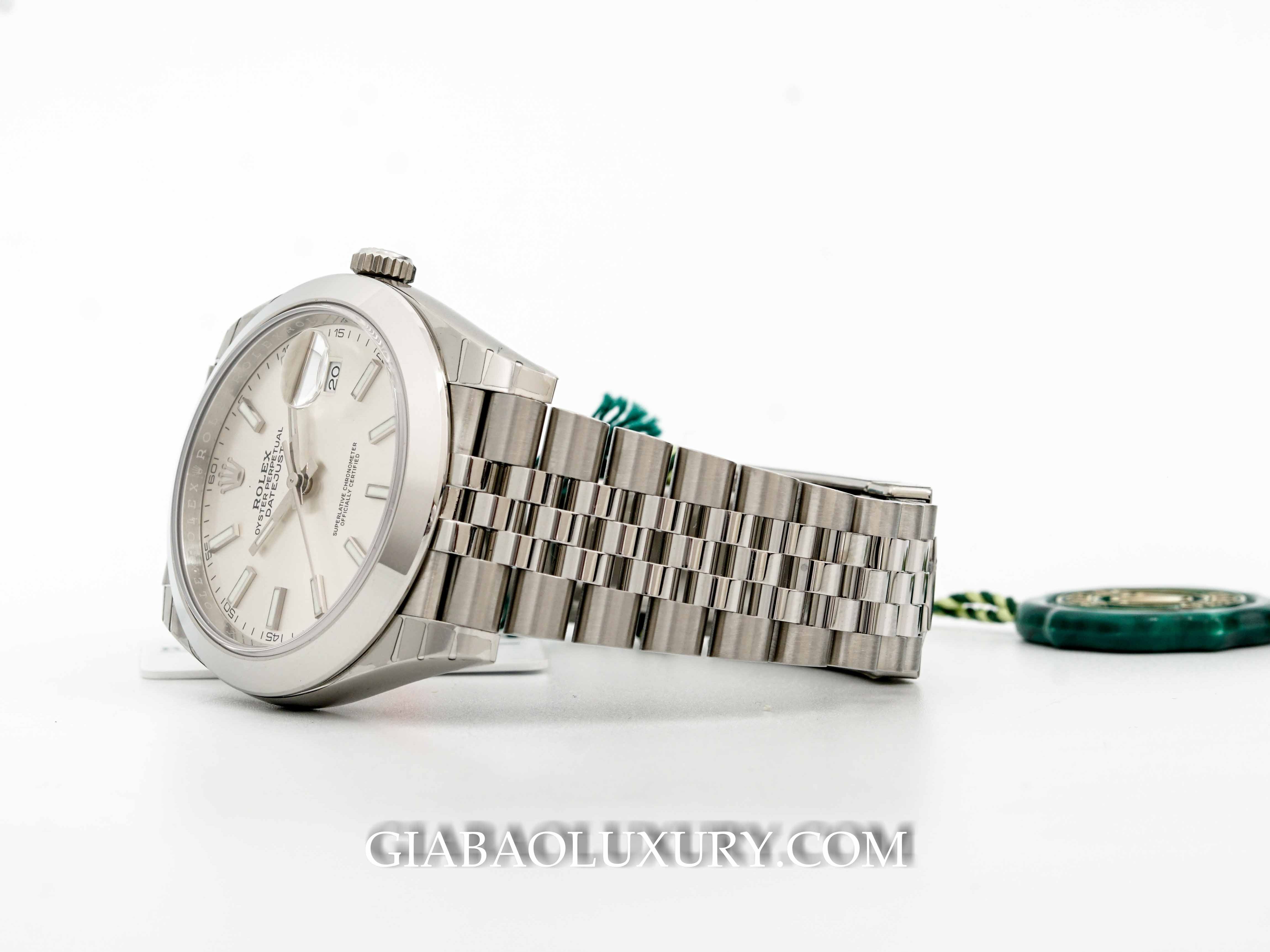 Đồng Hồ Rolex Datejust 41 126300 Mặt Số Trắng Cọc Số Dạ Quang