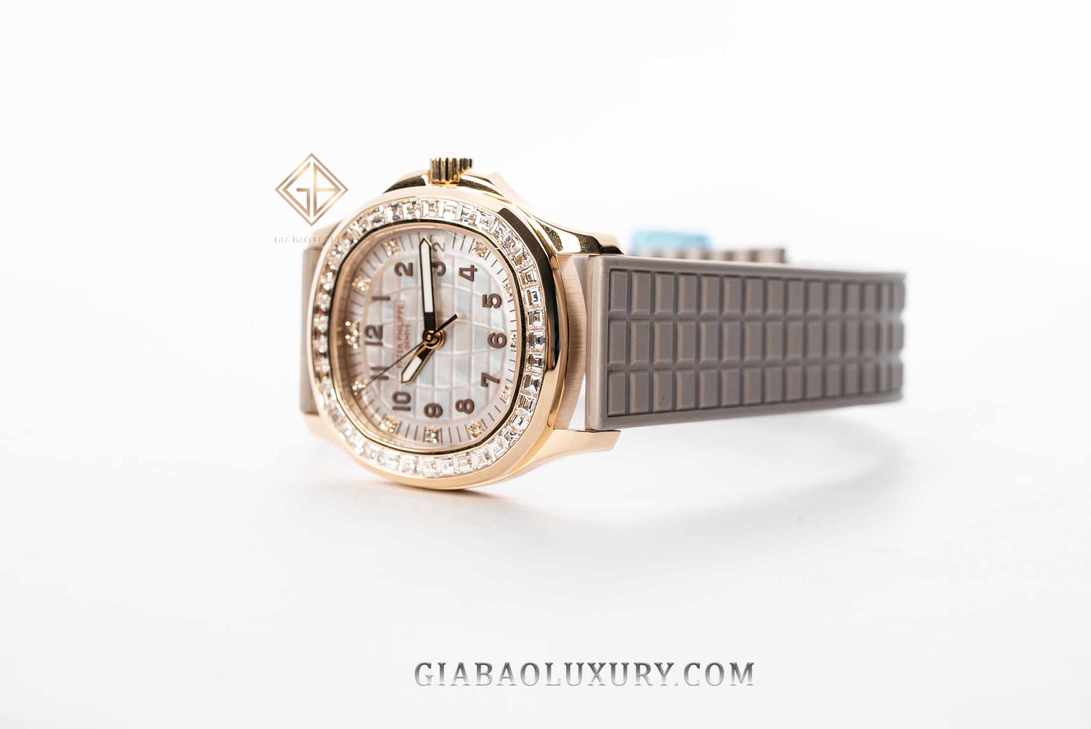 Đồng Hồ Patek Philippe Aquanaut 5072R-001 Đồng Hồ Patek Philippe Aquanaut 5072R-001